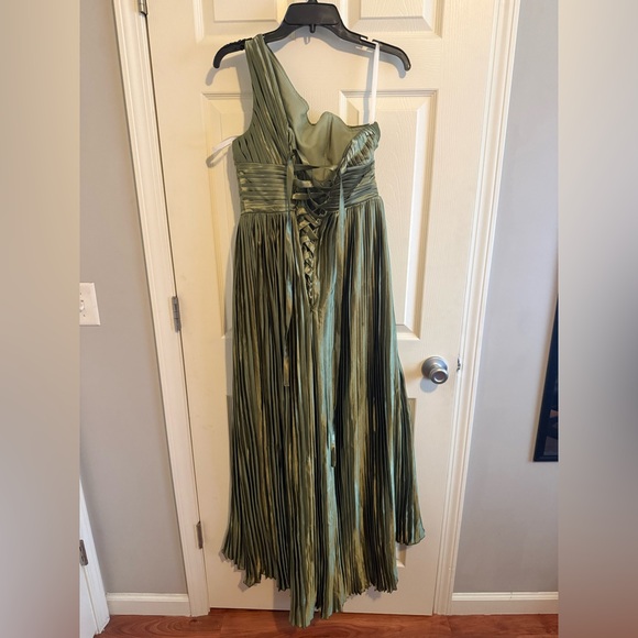 Green Formal Dress - Picture 2 of 3
